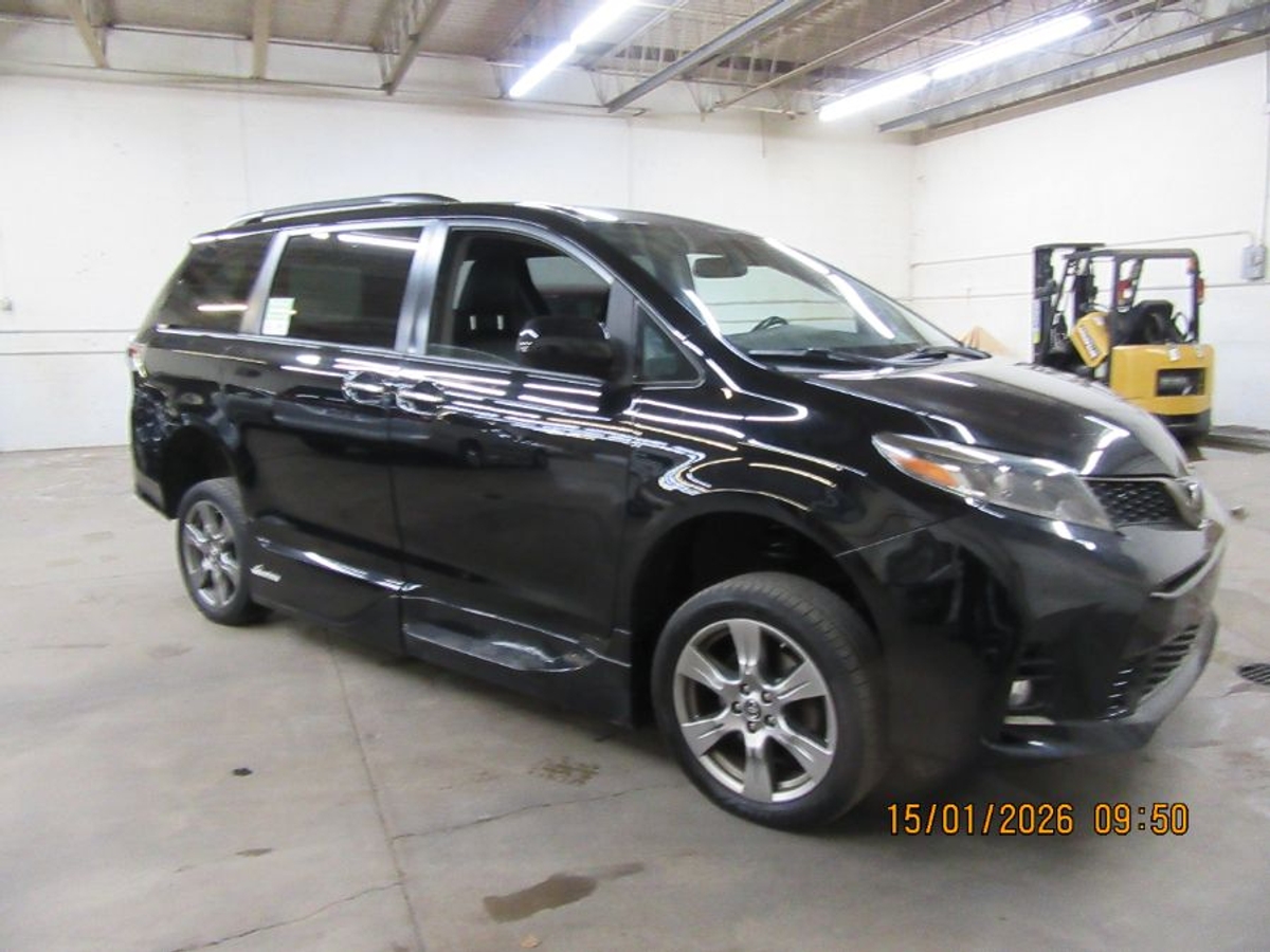 2019 TOYOTA SIENNA - Image 18