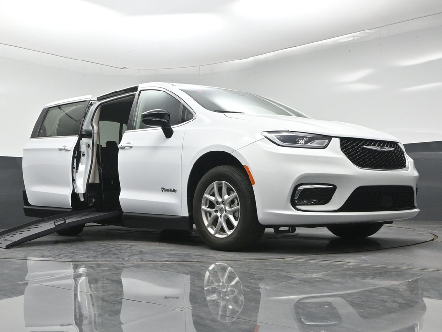 Used 2024 Chrysler Pacifica Touring L - BraunAbility Side Entry Fold Out Manual Ramp