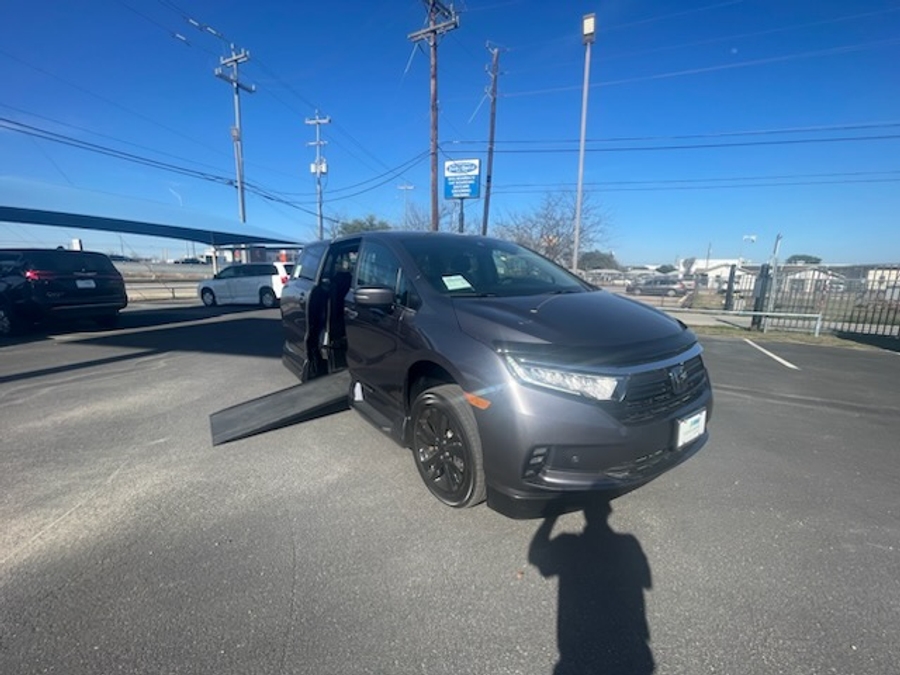 Grey Honda Odyssey image number 7