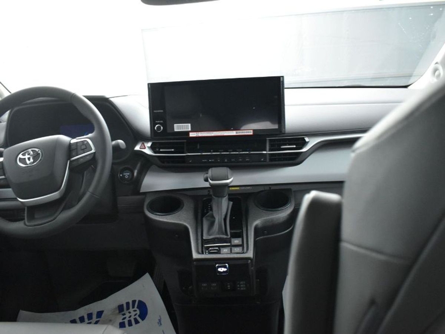 Black Toyota Sienna image number 9