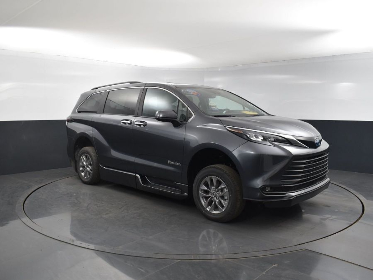 2025 TOYOTA SIENNA - Image 18