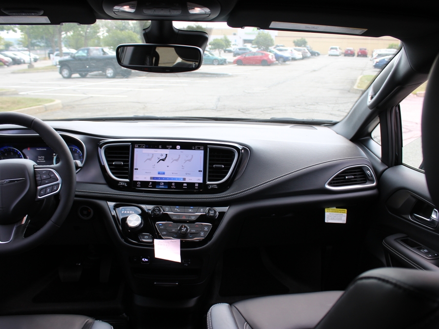 Número de imagen Chrysler Pacifica negro 8
