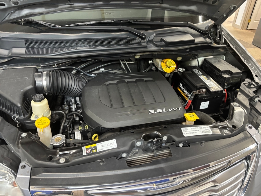 Used 2016 Chrysler Town and Country Touring - VMI Side Entry Entry In Floor Automatic Ramp