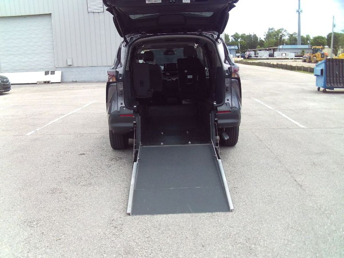 2023 TOYOTA SIENNA - Image 1