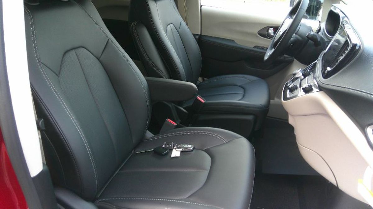 2024 CHRYSLER PACIFICA - Image 19