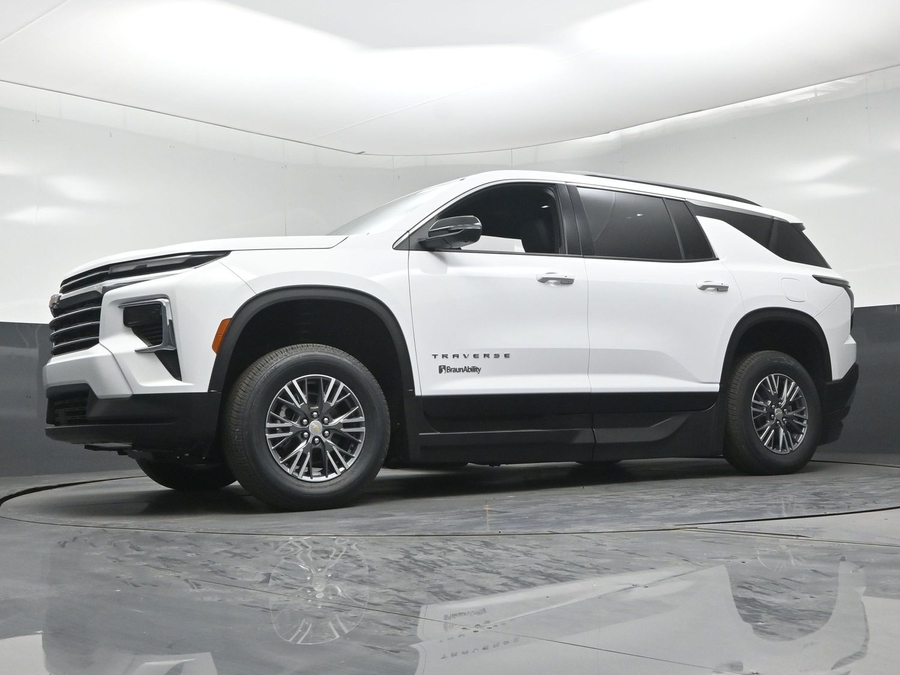 New 2026 Chevrolet Traverse 1LT - BraunAbility Side Entry In Floor Automatic Ramp