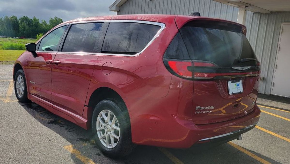 Red Chrysler Pacifica image number 4