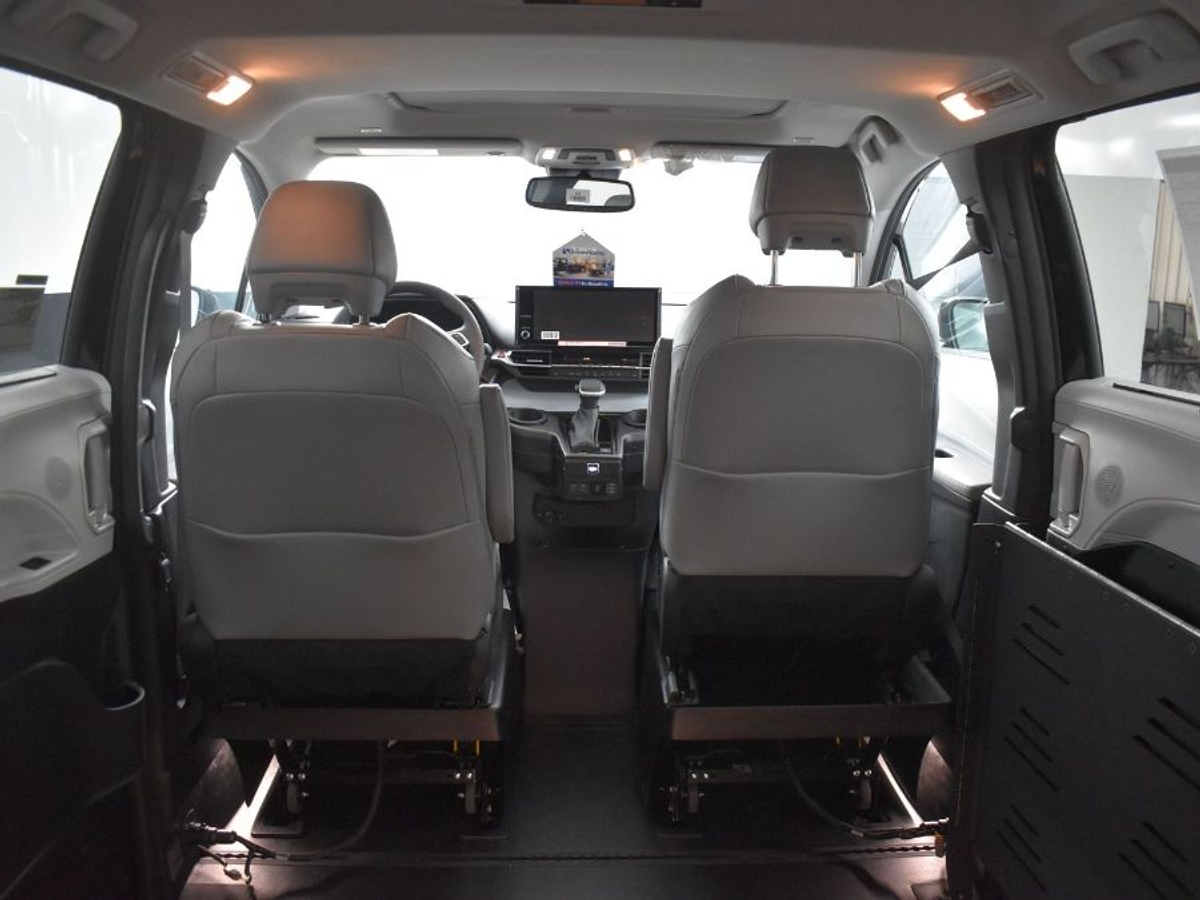 2025 TOYOTA SIENNA - Image 15