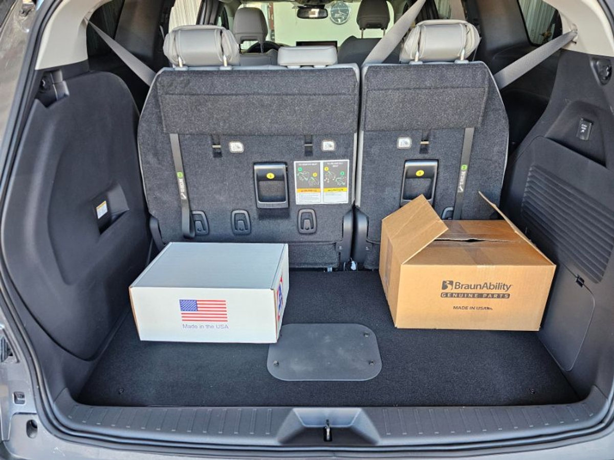 2025 TOYOTA SIENNA - Image 10