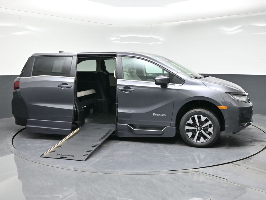 Grey Honda Odyssey image number 5