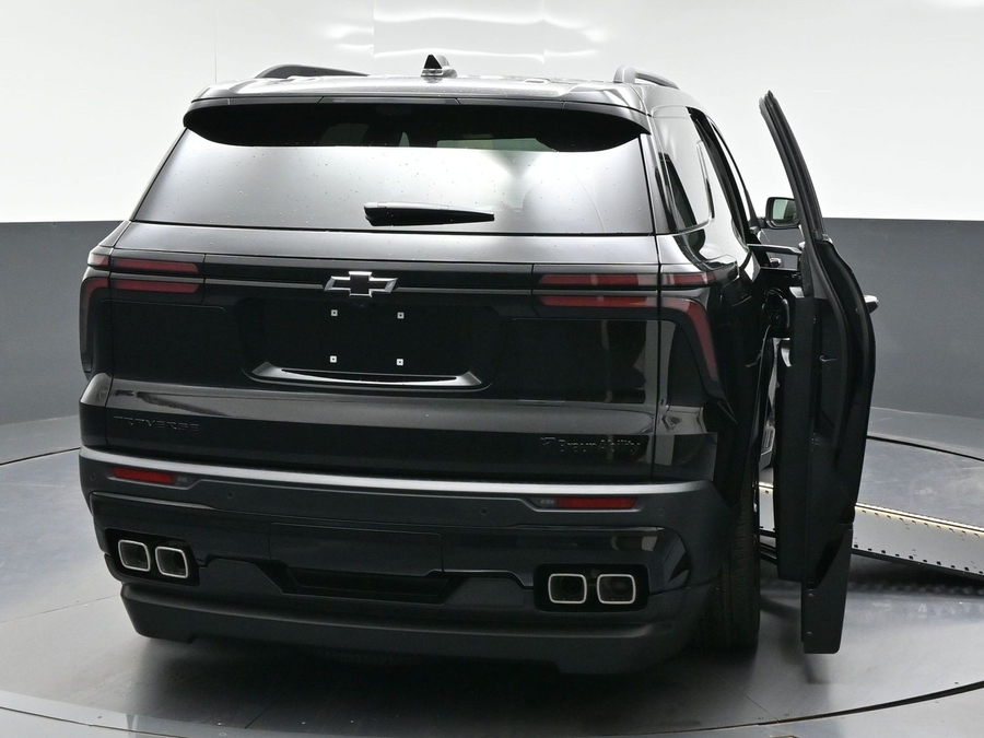 New 2026 Chevrolet Traverse 1LT Midnight - BraunAbility Side Entry In Floor Automatic Ramp