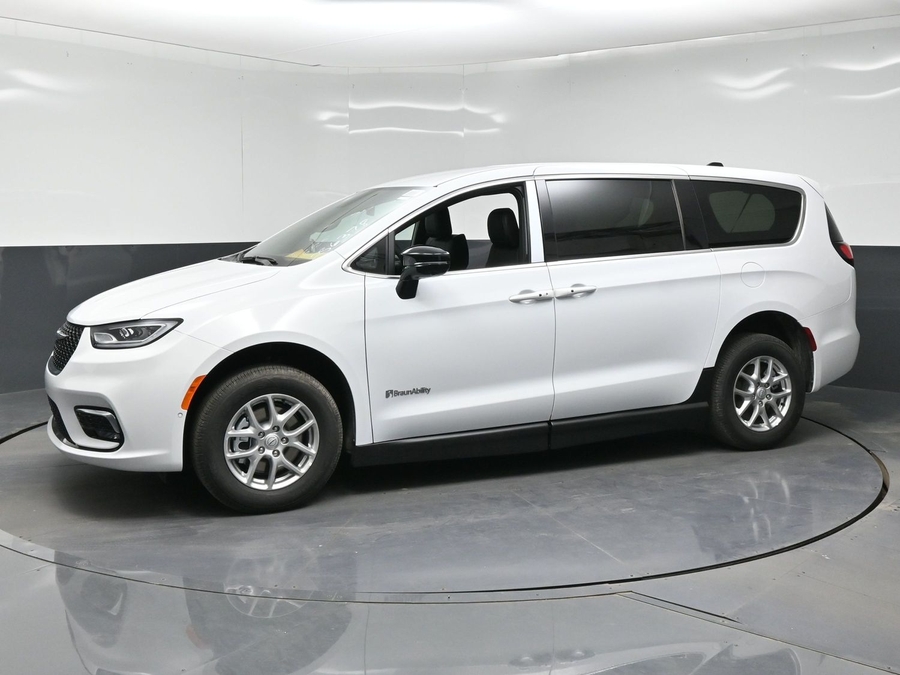 White Chrysler Pacifica image number 2