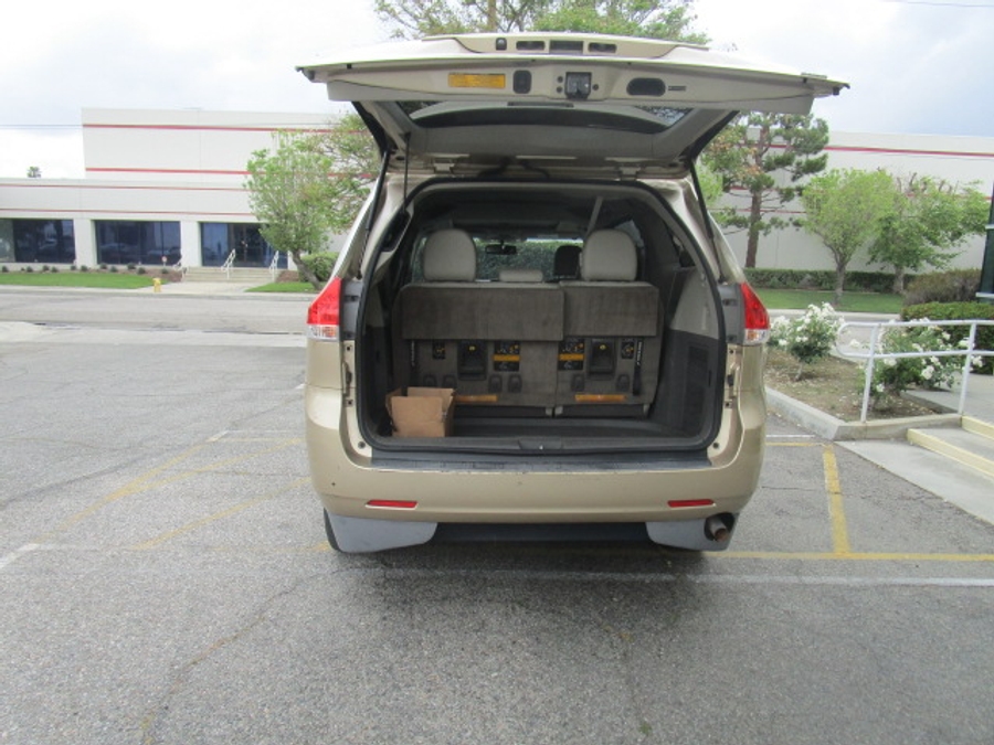 Used 2013 Toyota Sienna XLE Base - VMI Side Entry Entry In Floor Automatic Ramp