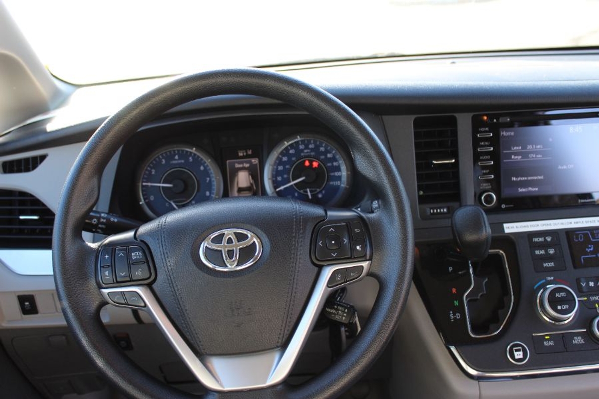 2019 TOYOTA SIENNA - Image 14