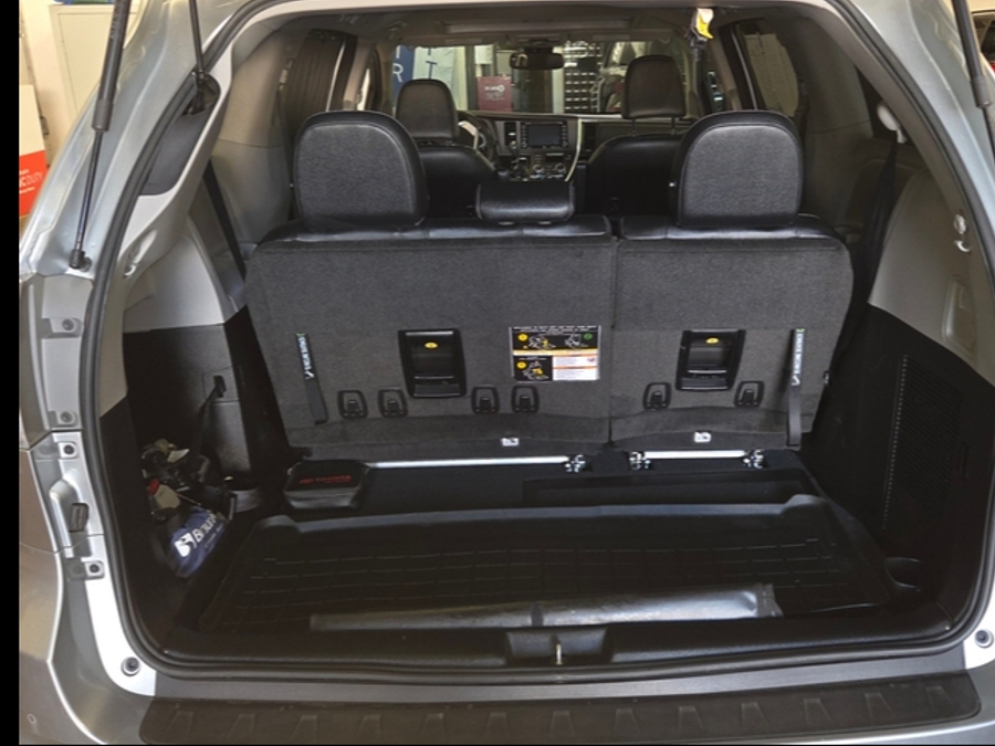 Used 2019 Toyota Sienna XLE Base - BraunAbility Side Entry Entry In Floor Automatic Ramp