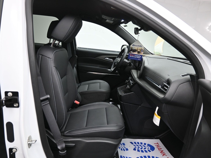 New 2026 Chevrolet Traverse 1LT Midnight - BraunAbility Side Entry Entry In Floor Automatic Ramp