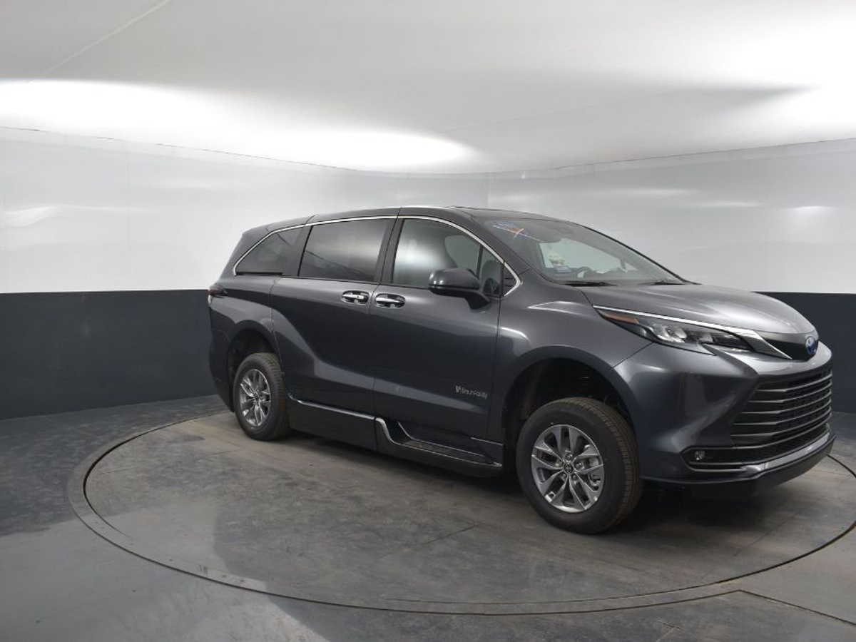 2025 TOYOTA SIENNA - Image 18