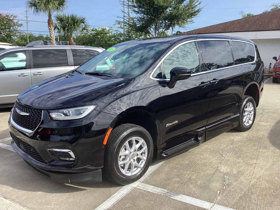 Black Chrysler Pacifica with Side Entry Automatic Fold Out ramp