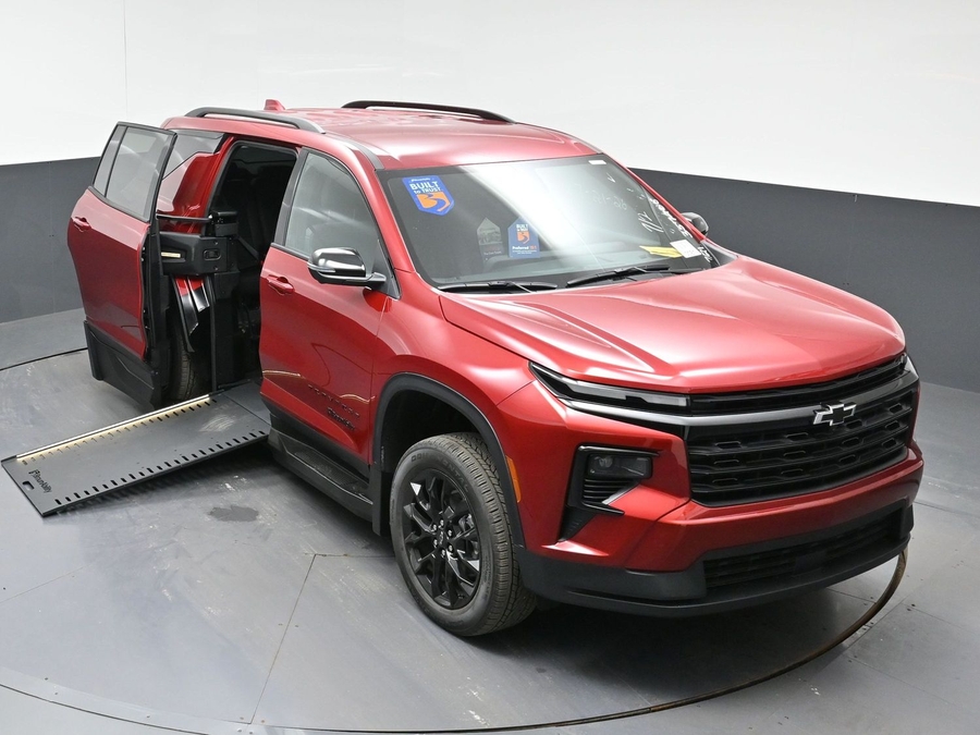 New 2026 Chevrolet Traverse 1LT Midnight - BraunAbility Side Entry In Floor Automatic Ramp