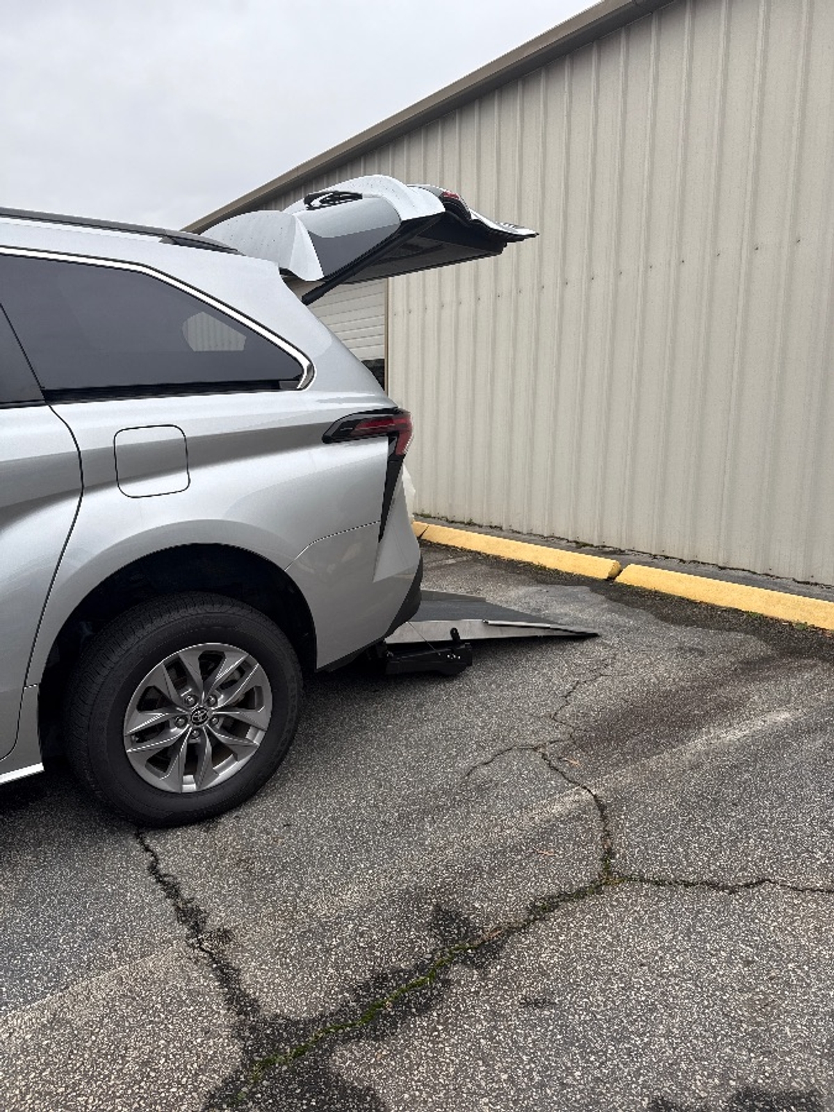 2023 TOYOTA SIENNA - Image 10