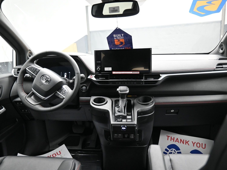 New 2025 Toyota Sienna Hybrid XSE Sport - BraunAbility Side Entry Entry Fold Out Automatic Ramp