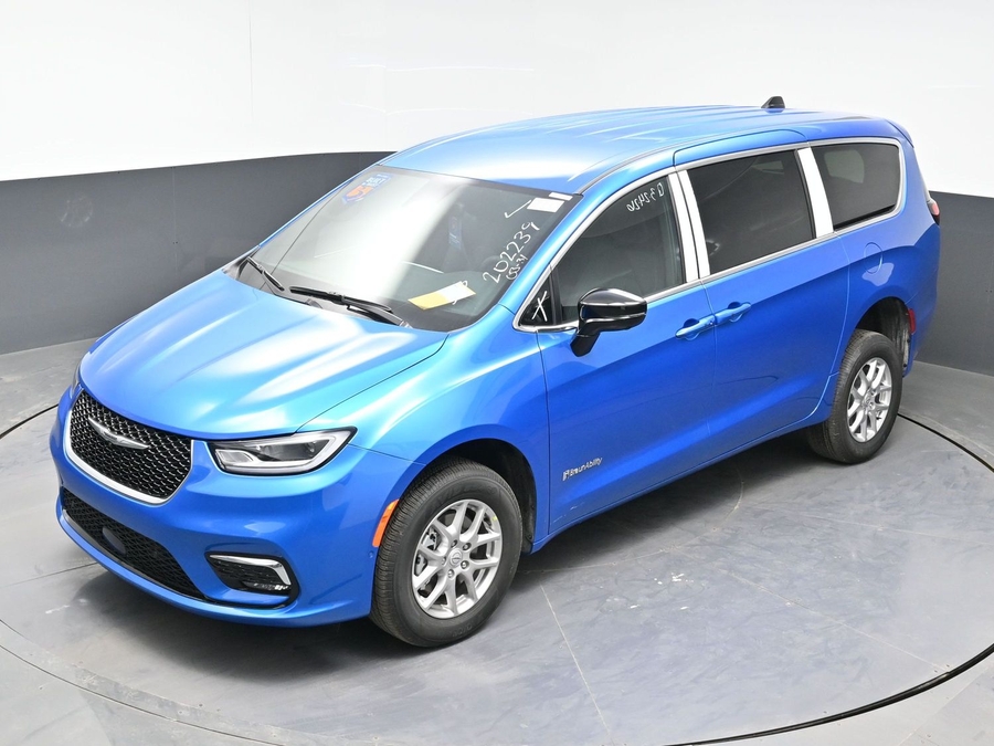 New 2026 Chrysler Pacifica Select Safety - BraunAbility Rear Entry Entry Fold Out Manual Ramp