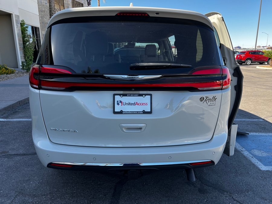 Used 2021 Chrysler Pacifica Touring L - RLX Side Entry Entry In Floor Automatic Ramp