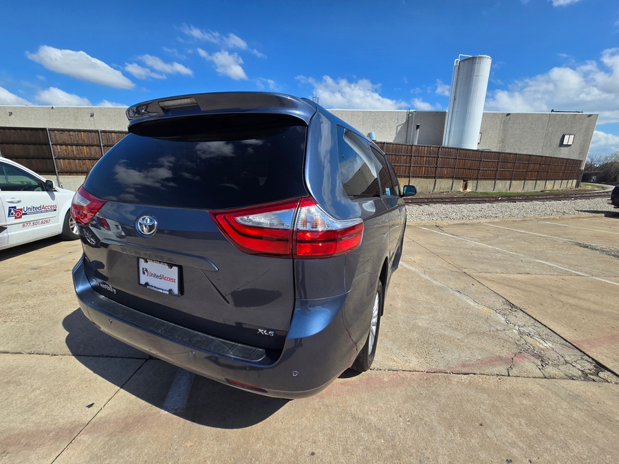 Used 2017 Toyota Sienna XLE - BraunAbility Side Entry Entry Fold Out Automatic Ramp