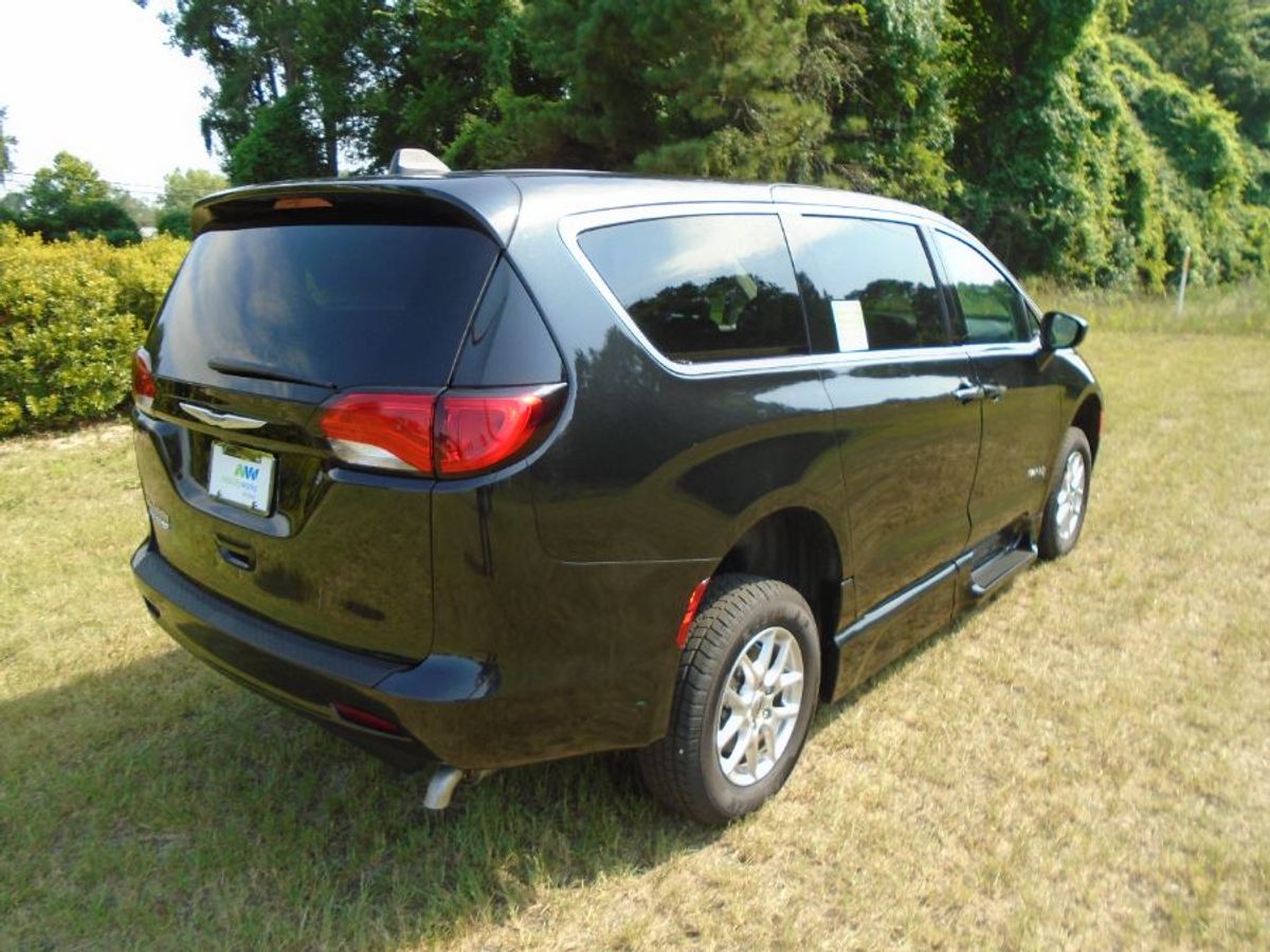 2023 CHRYSLER VOYAGER - Image 19