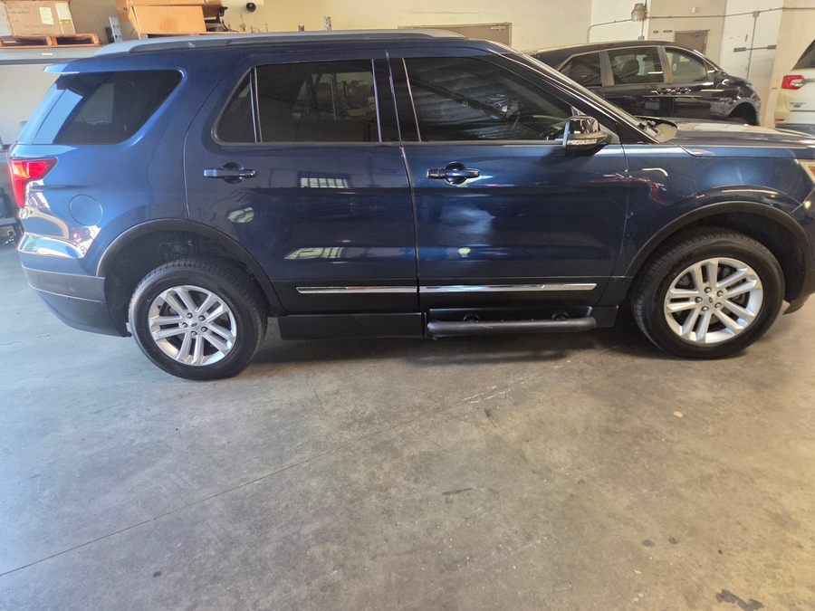 Used 2017 Ford Explorer XLT - BraunAbility Side Entry In Floor Automatic Ramp