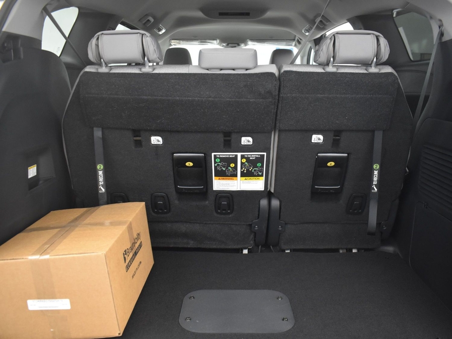New 2025 Toyota Sienna Hybrid LE - BraunAbility Side Entry Entry Fold Out Automatic Ramp