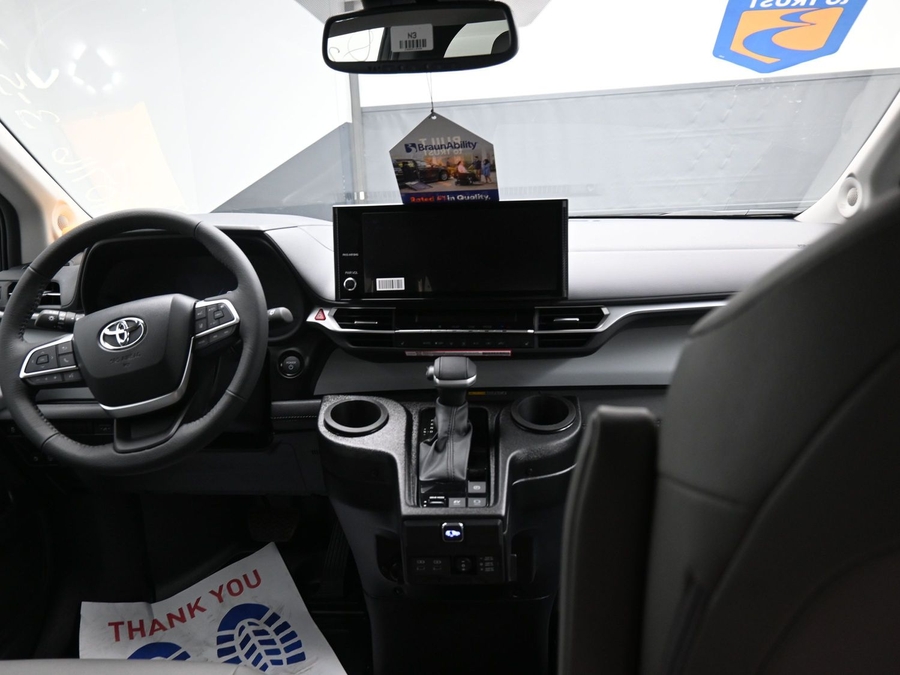 New 2026 Toyota Sienna Hybrid XLE Add - BraunAbility Side Entry Entry Fold Out Automatic Ramp