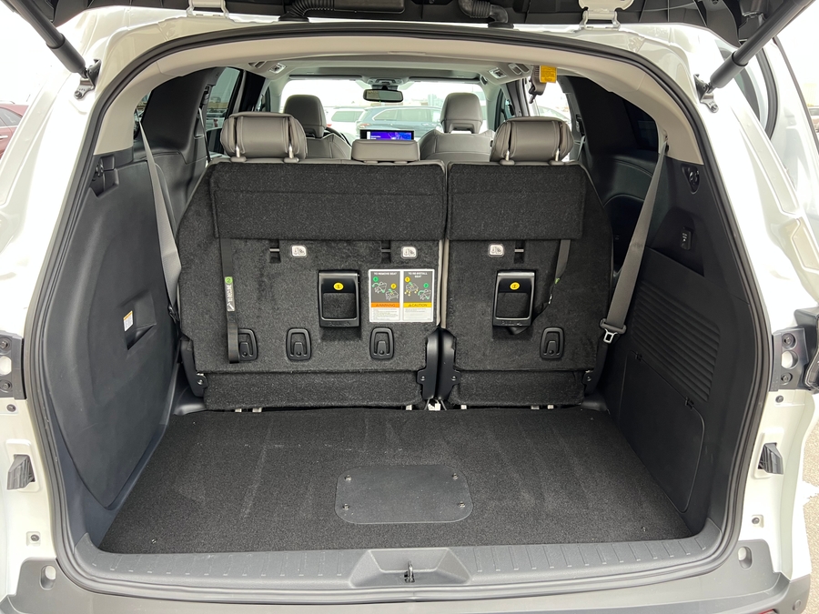 Used 2025 Toyota Sienna Hybrid XLE Plus - BraunAbility Side Entry Entry Fold Out Automatic Ramp