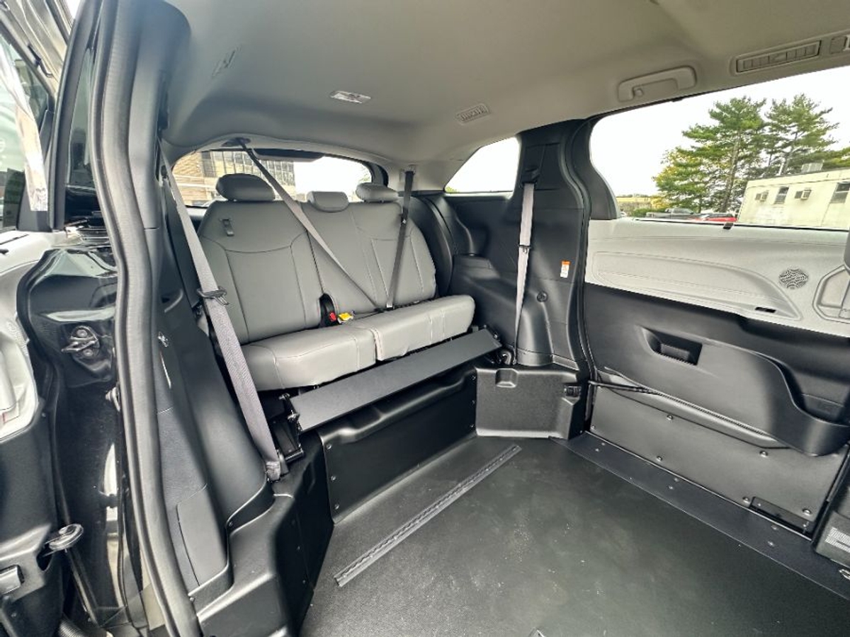 2025 TOYOTA SIENNA - Image 15