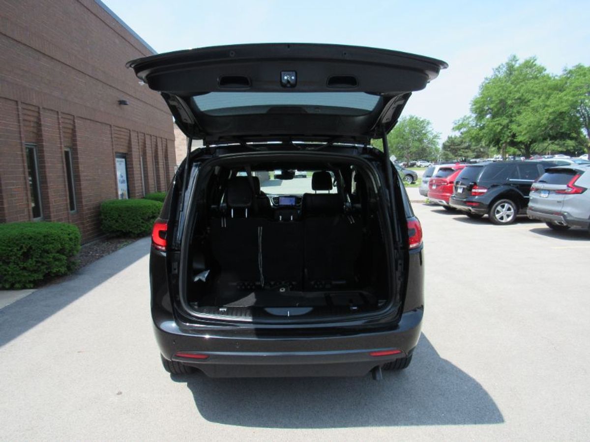 2023 CHRYSLER PACIFICA - Image 14