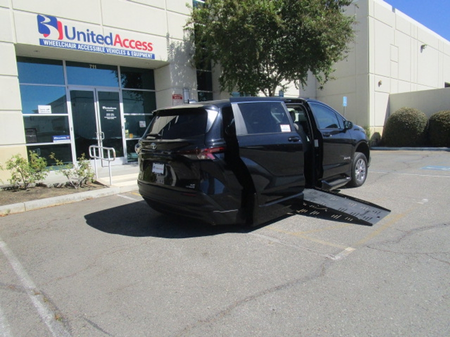 Used 2024 Toyota Sienna Hybrid LE Base - BraunAbility Side Entry Fold Out Automatic Ramp