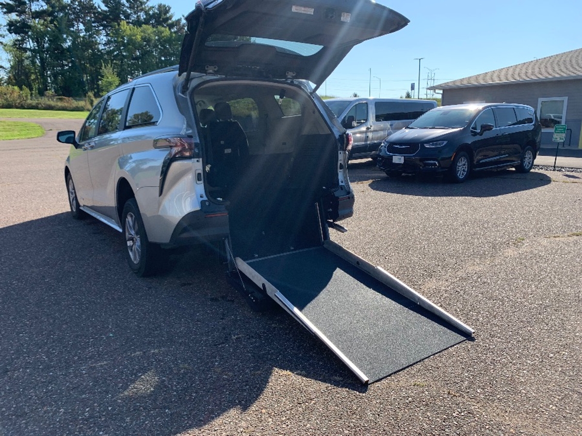 2024 TOYOTA SIENNA - Image 7