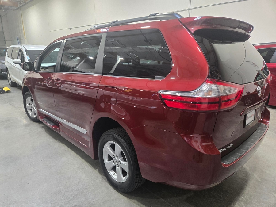 Used 2017 Toyota Sienna LE - BraunAbility Side Entry Fold Out Automatic Ramp