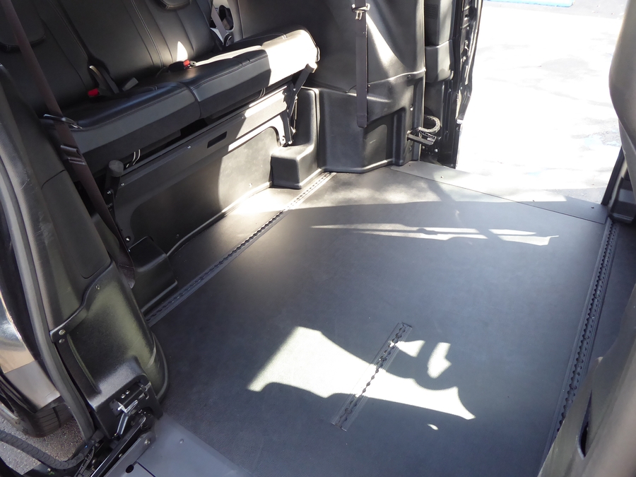 Used 2023 Chrysler Pacifica Touring L - BraunAbility Side Entry Fold Out Automatic Ramp