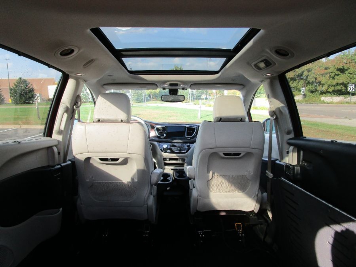 2020 CHRYSLER PACIFICA - Image 10