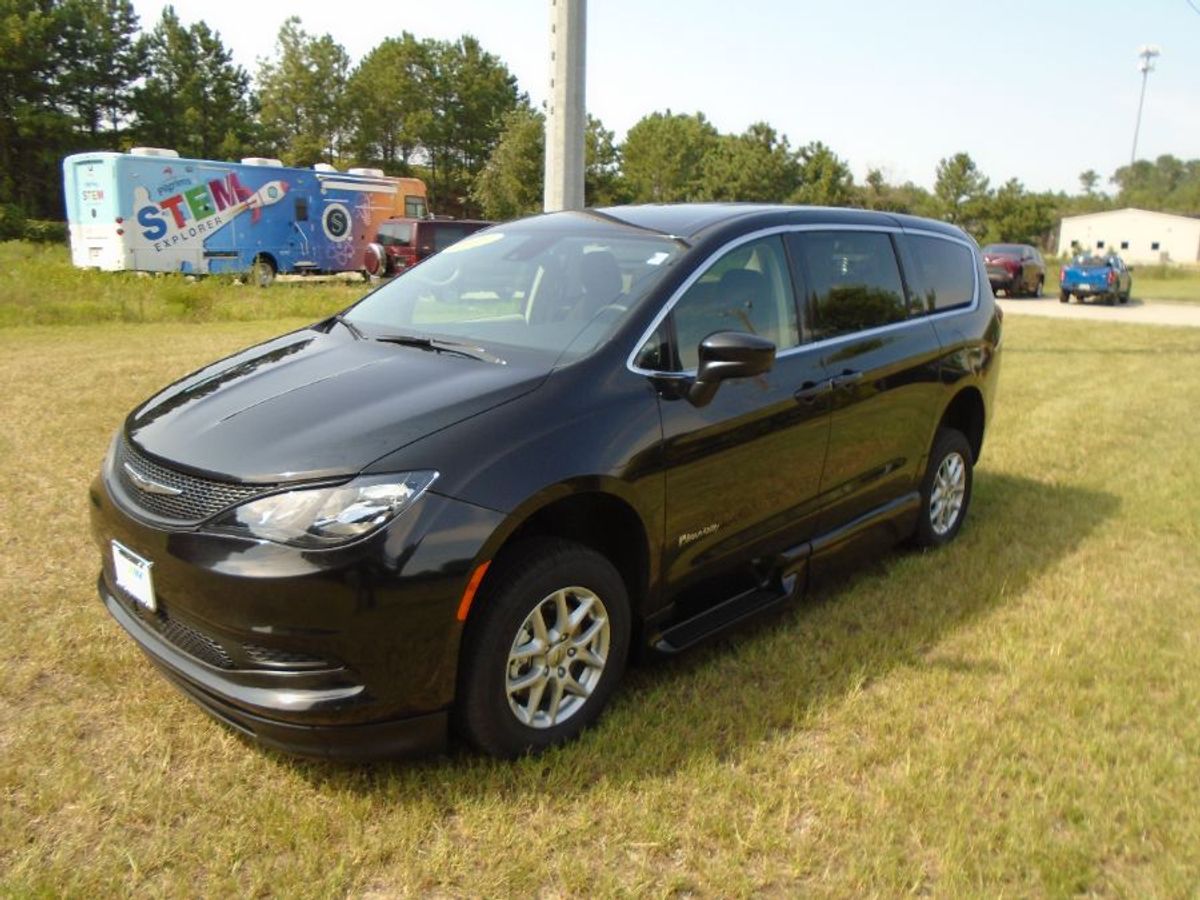 2023 CHRYSLER VOYAGER - Image 16