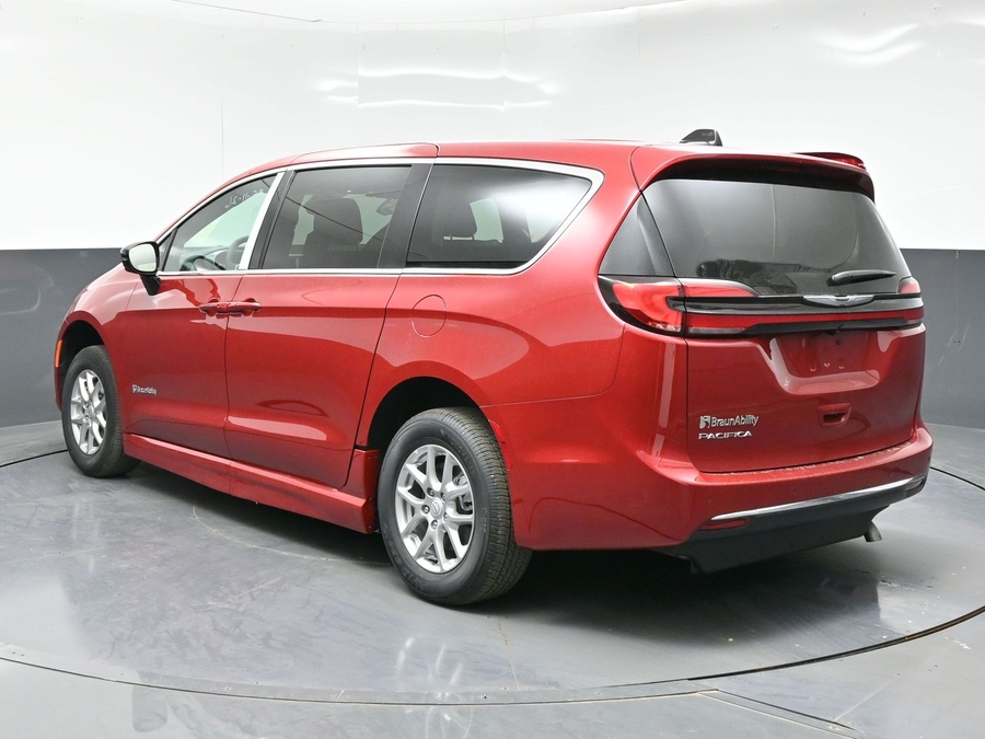 Número de imagen rojo Chrysler Pacifica 8