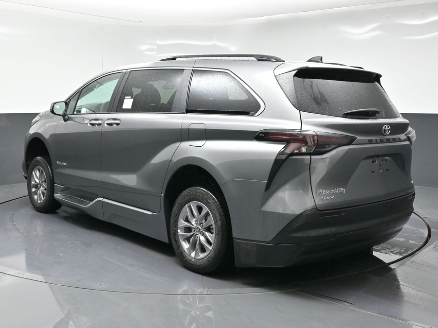 New 2026 Toyota Sienna Hybrid XLE Add - BraunAbility Side Entry In Floor Automatic Ramp