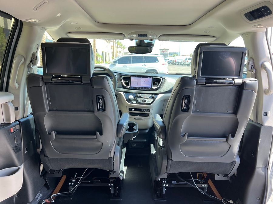 Used 2024 Chrysler Pacifica Touring L Plus - BraunAbility Side Entry Entry Fold Out Automatic Ramp