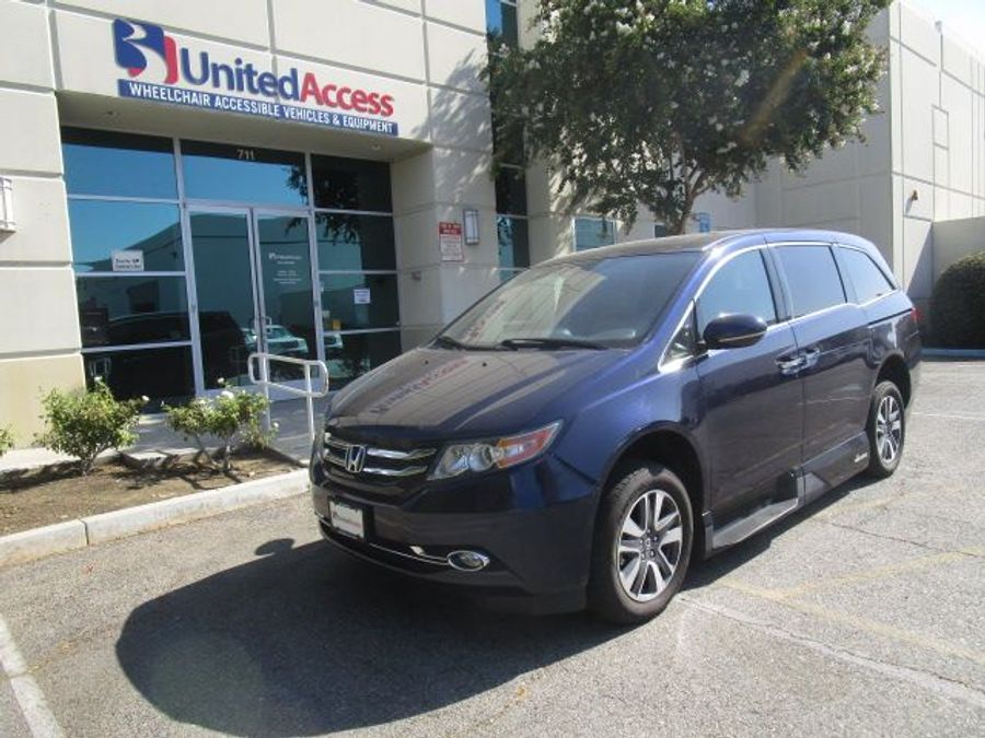Used 2016 Honda Odyssey Touring - VMI Side Entry Entry In Floor Automatic Ramp
