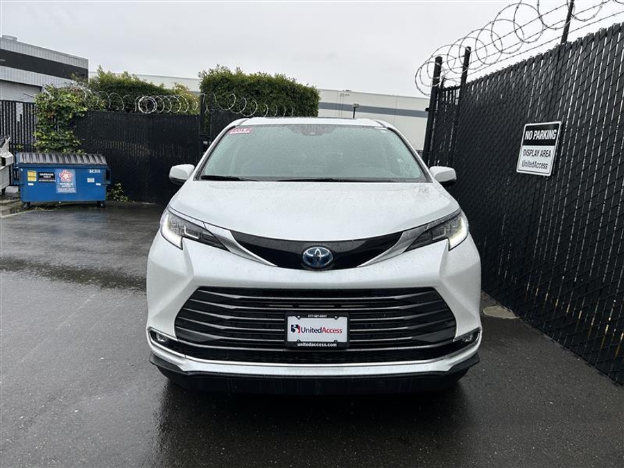 Used 2022 Toyota Sienna Hybrid Limited - BraunAbility Side Entry Entry In Floor Automatic Ramp
