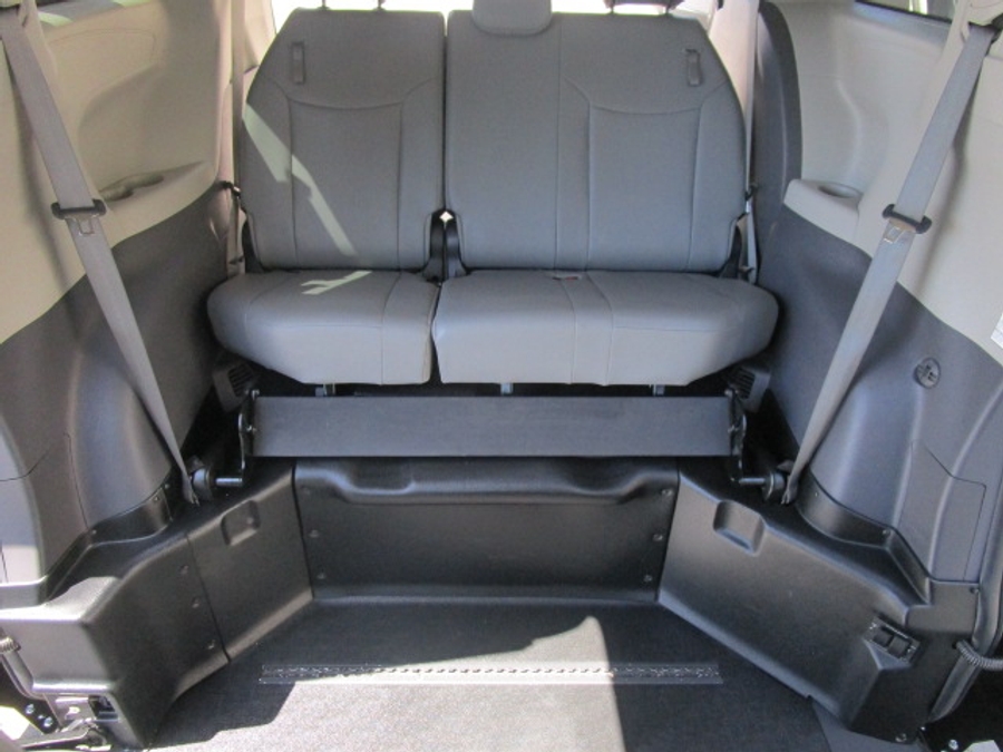 Used 2023 Toyota Sienna Hybrid XLE Plus - BraunAbility Side Entry Entry Fold Out Automatic Ramp