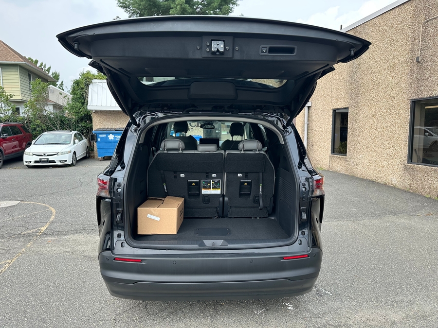 Black Toyota Sienna image number 9