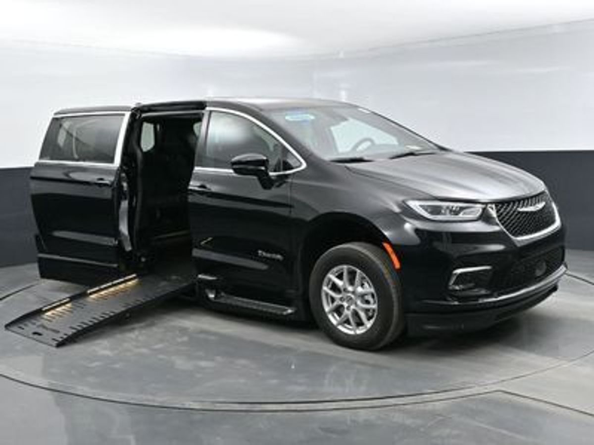 2025 CHRYSLER PACIFICA - Image 12