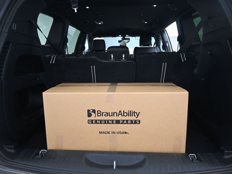 Used 2025 Chrysler Pacifica Select - BraunAbility Side Entry In Floor Automatic Ramp